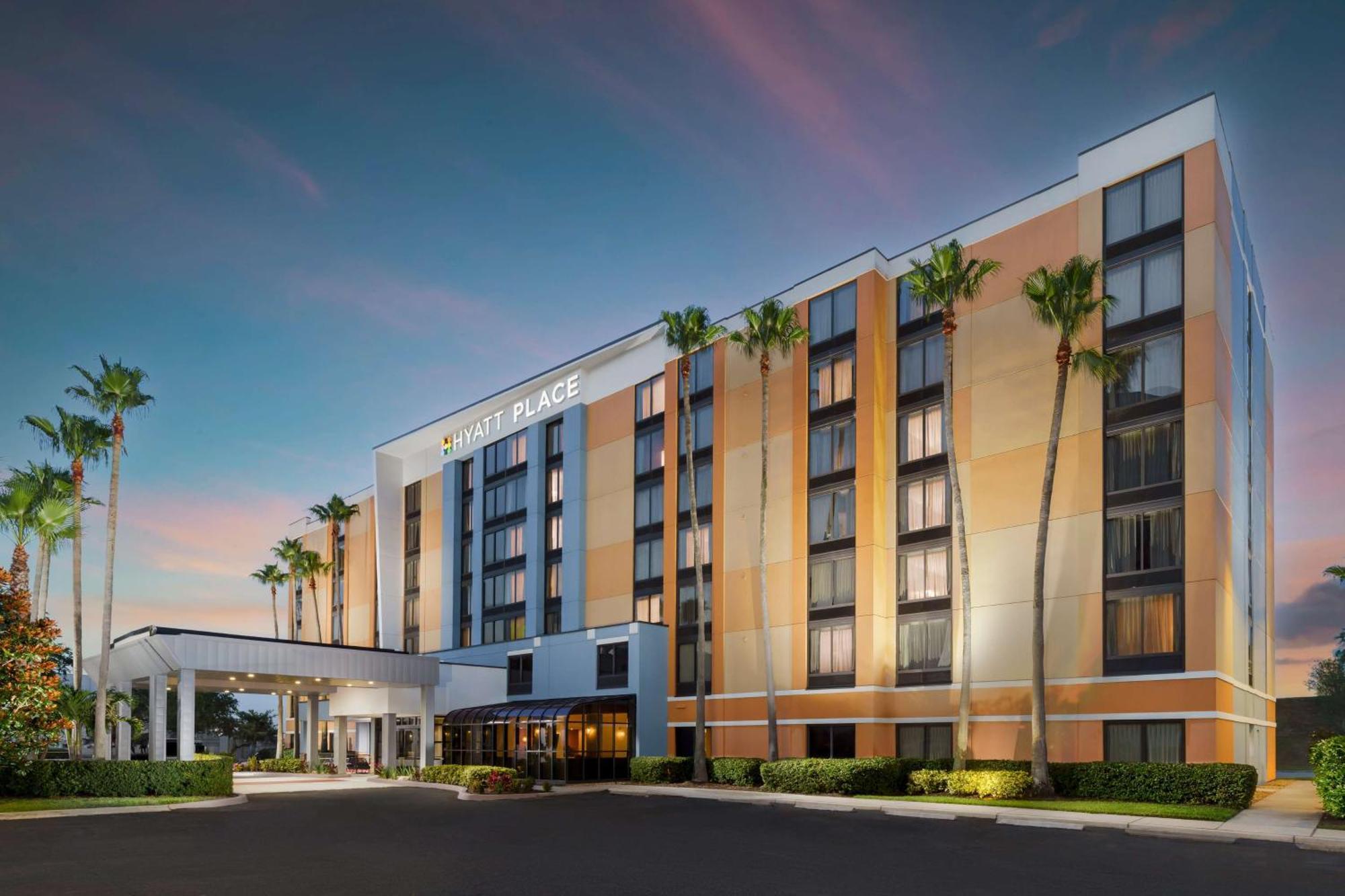 Hyatt Place Across From Universal Orlando Resort Extérieur photo