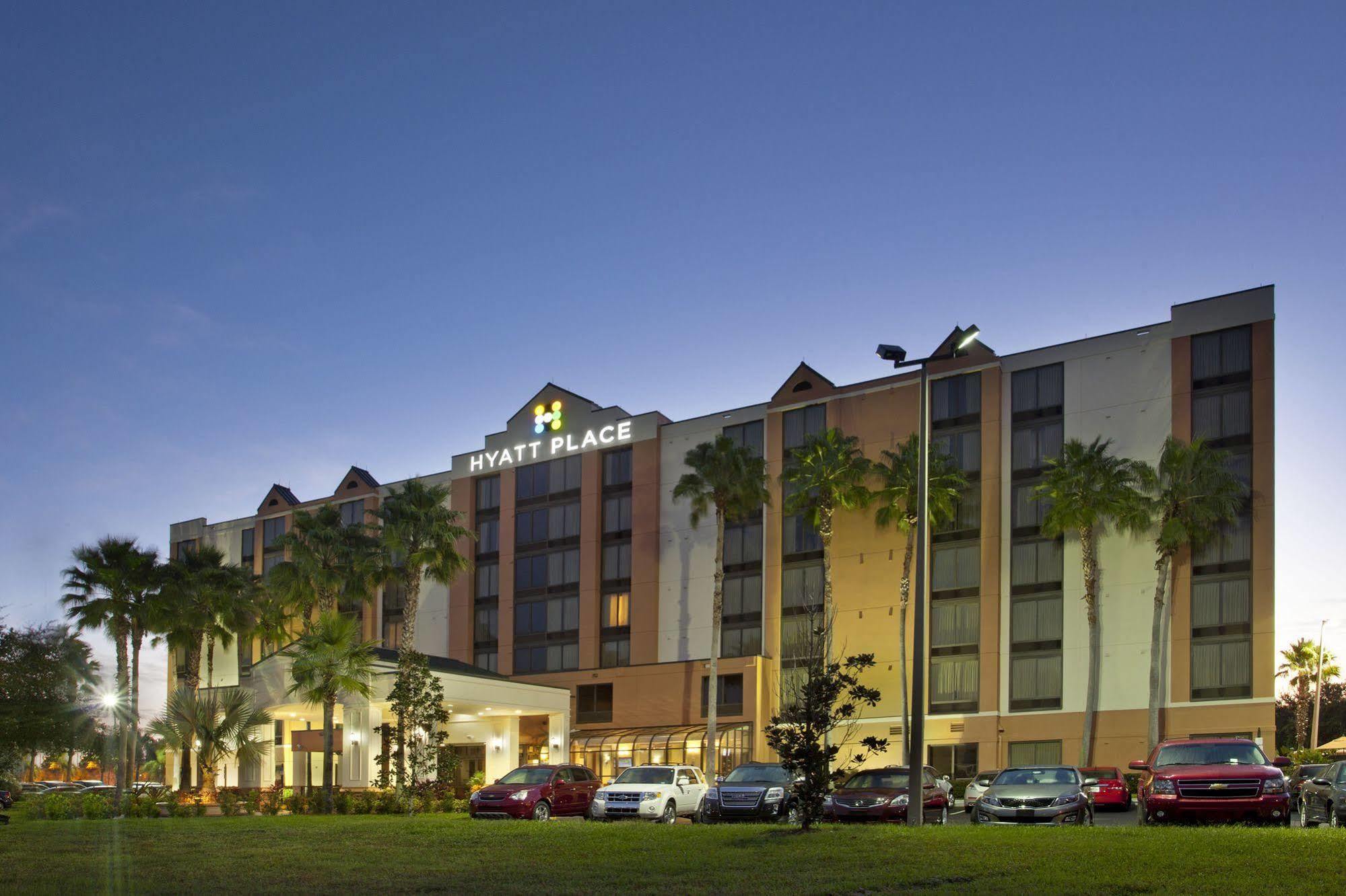 Hyatt Place Across From Universal Orlando Resort Extérieur photo